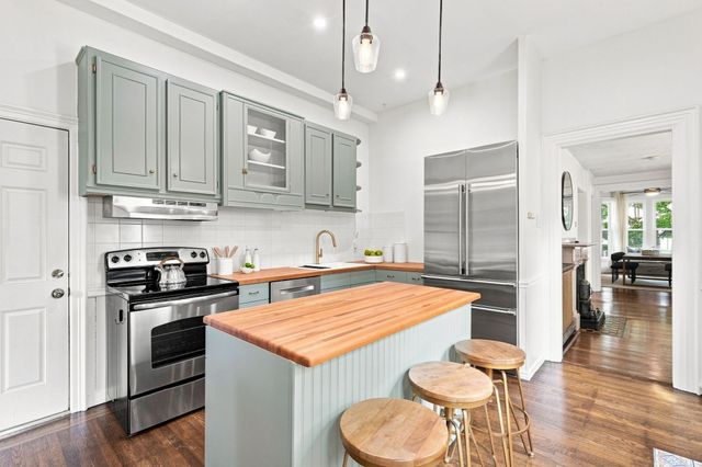 9 Peabody St 9, Newton, MA 02458