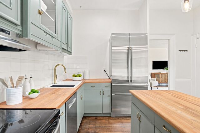 9 Peabody St 9, Newton, MA 02458