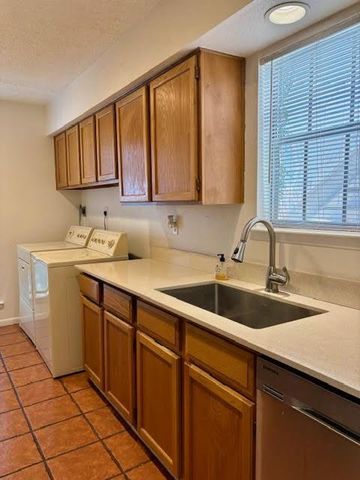 3100 Jeanetta Street 401, Houston, TX 77063