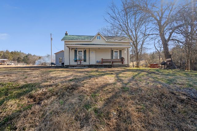 448 Holder Branch Ln, Hartsville, TN 37074