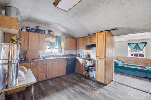 448 Holder Branch Ln, Hartsville, TN 37074