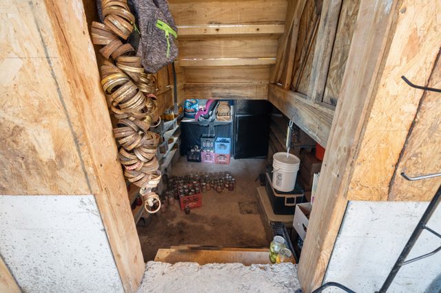 448 Holder Branch Ln, Hartsville, TN 37074