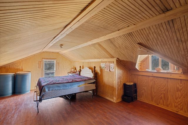 448 Holder Branch Ln, Hartsville, TN 37074