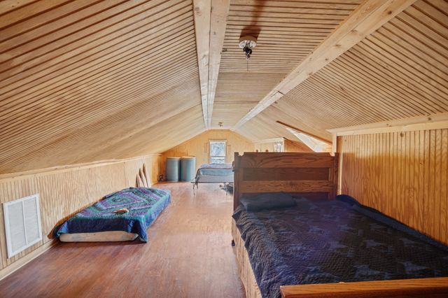 448 Holder Branch Ln, Hartsville, TN 37074