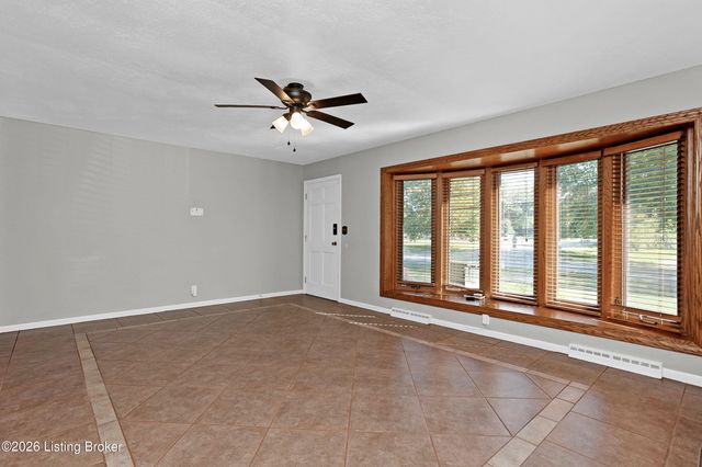 1906 Herr Ln, Louisville, KY 40222