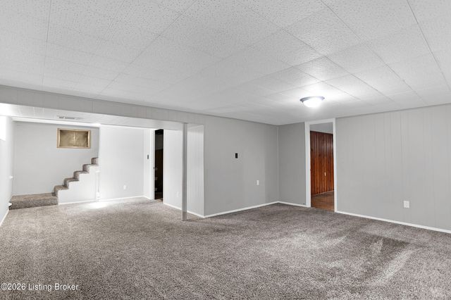 1906 Herr Ln, Louisville, KY 40222