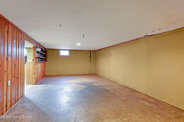 1906 Herr Ln, Louisville, KY 40222