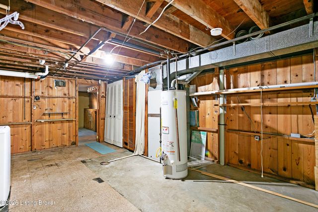 1906 Herr Ln, Louisville, KY 40222