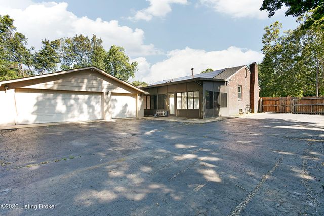 1906 Herr Ln, Louisville, KY 40222