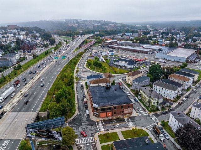 2 Olde Millbury St, Worcester, MA 01610