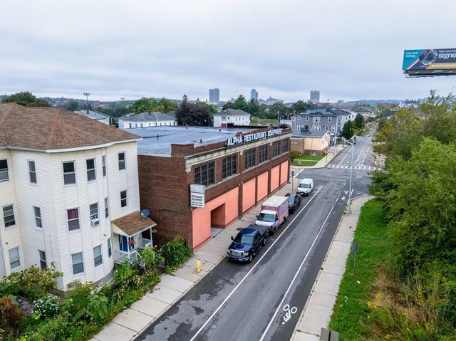 2 Olde Millbury St, Worcester, MA 01610