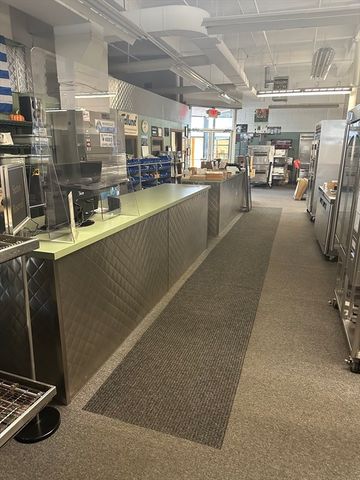 2 Olde Millbury St, Worcester, MA 01610