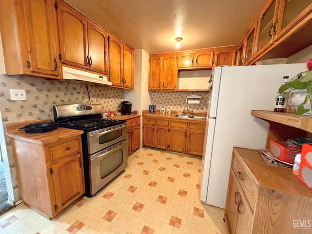 515 Monticello Avenue, Bakersfield, CA 93307