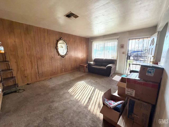 515 Monticello Avenue, Bakersfield, CA 93307