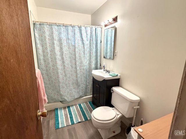 515 Monticello Avenue, Bakersfield, CA 93307