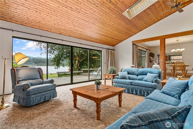 859 E Lake Samish Drive, Bellingham, WA 98229