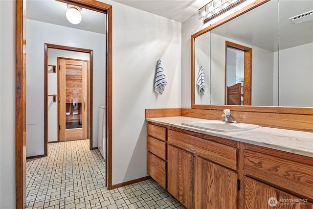 859 E Lake Samish Drive, Bellingham, WA 98229
