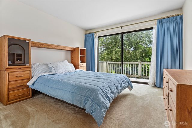 859 E Lake Samish Drive, Bellingham, WA 98229