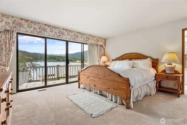 859 E Lake Samish Drive, Bellingham, WA 98229