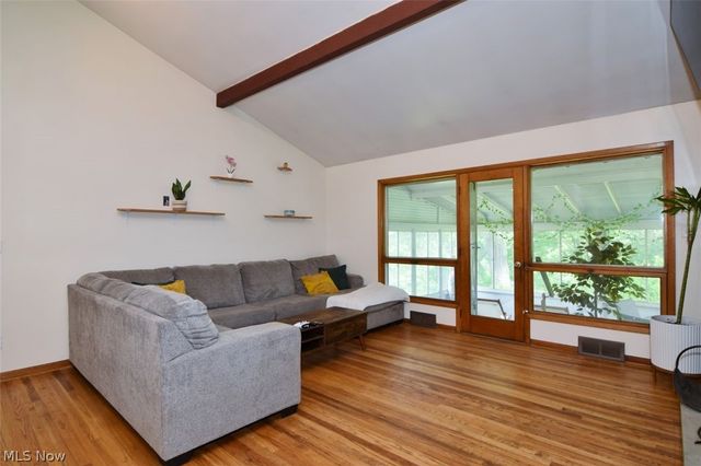 20685 Alameda Parkway, Highland Hills, OH 44128