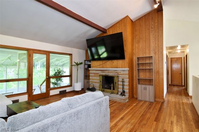 20685 Alameda Parkway, Highland Hills, OH 44128