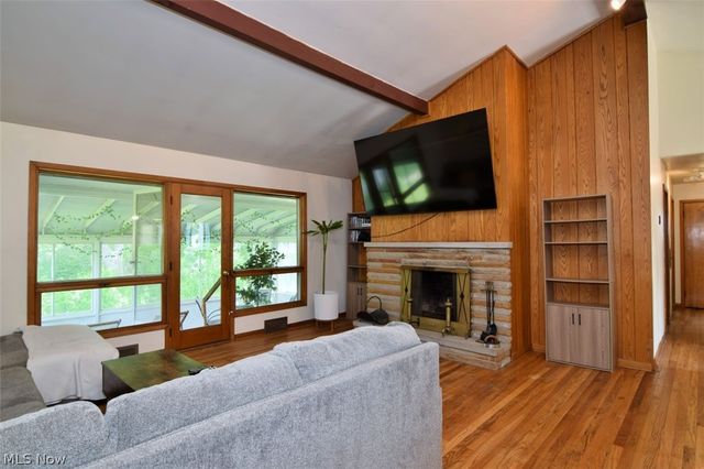 20685 Alameda Parkway, Highland Hills, OH 44128