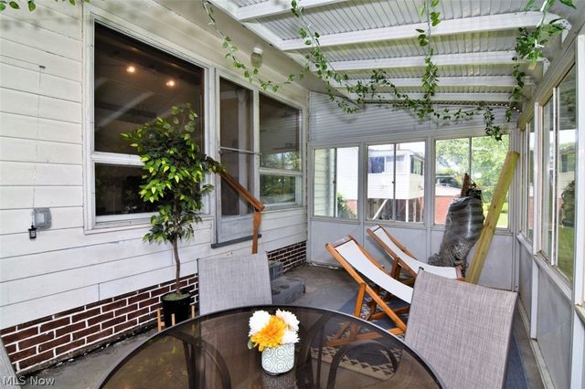 20685 Alameda Parkway, Highland Hills, OH 44128