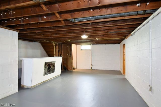 20685 Alameda Parkway, Highland Hills, OH 44128