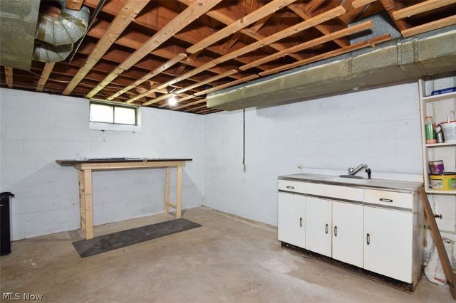 20685 Alameda Parkway, Highland Hills, OH 44128