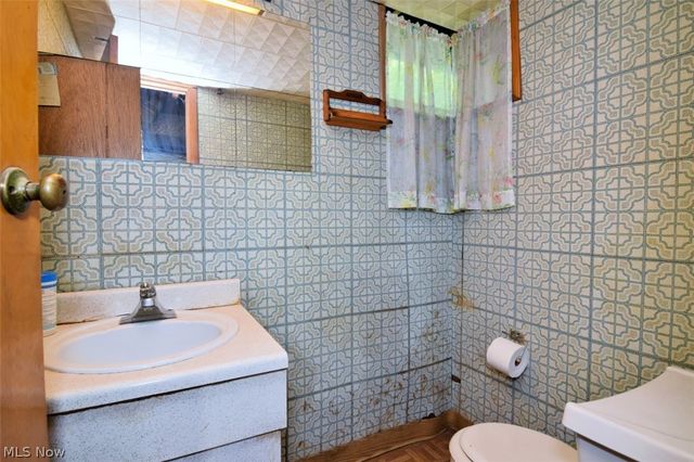 20685 Alameda Parkway, Highland Hills, OH 44128
