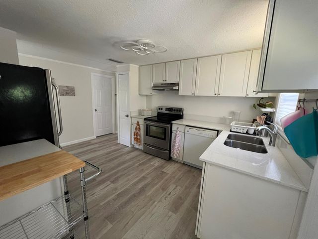 2555 PGA Blvd. Lot 164, Palm Beach Gardens, FL 33410