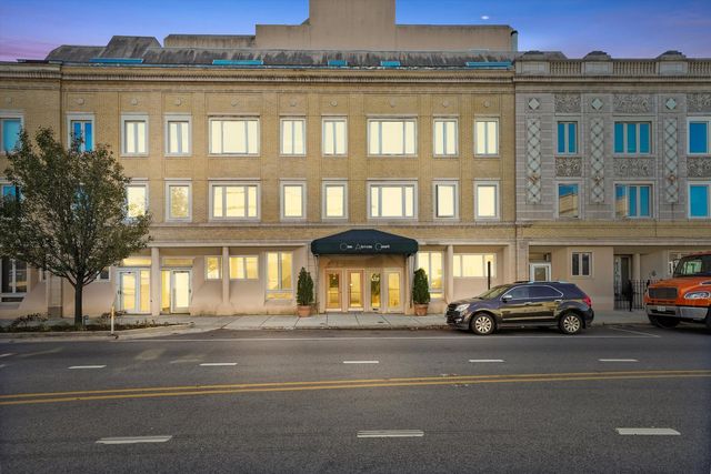 6337 Roosevelt Road 209, Berwyn, IL 60402