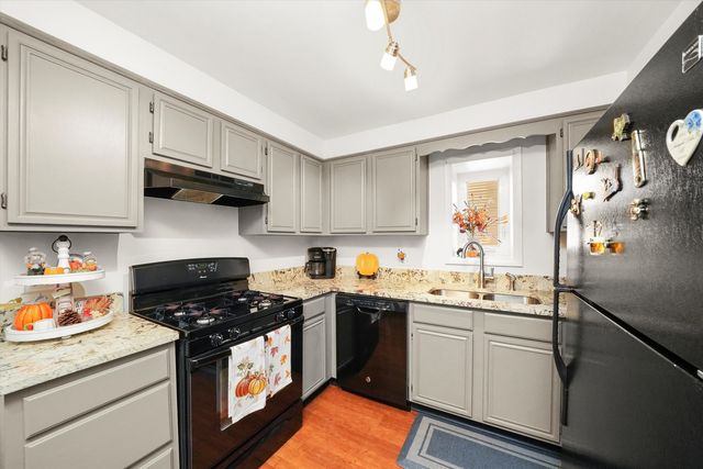 6337 Roosevelt Road 209, Berwyn, IL 60402