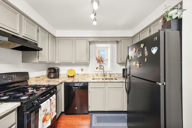 6337 Roosevelt Road 209, Berwyn, IL 60402