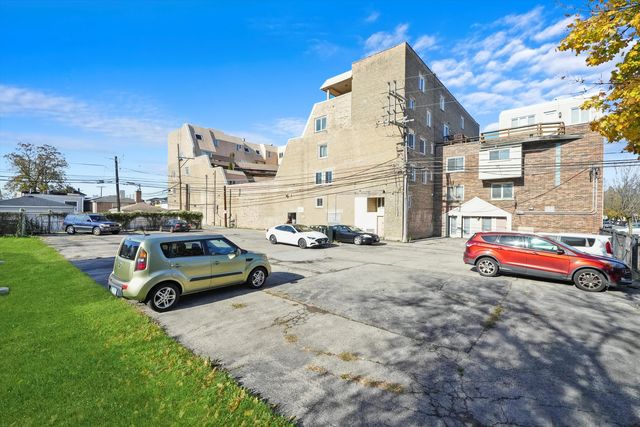 6337 Roosevelt Road 209, Berwyn, IL 60402