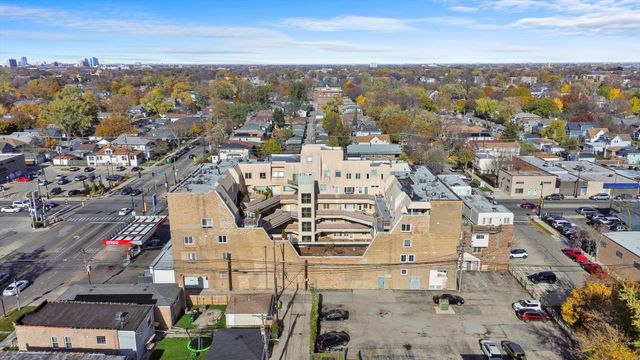 6337 Roosevelt Road 209, Berwyn, IL 60402