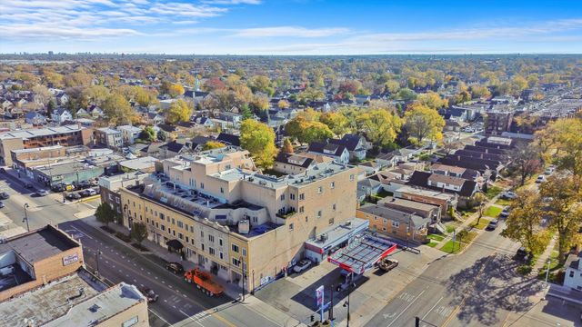 6337 Roosevelt Road 209, Berwyn, IL 60402