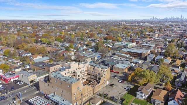 6337 Roosevelt Road 209, Berwyn, IL 60402