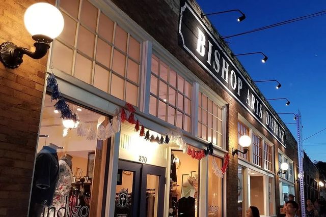 381 E Greenbriar 1402, Dallas, TX 75203