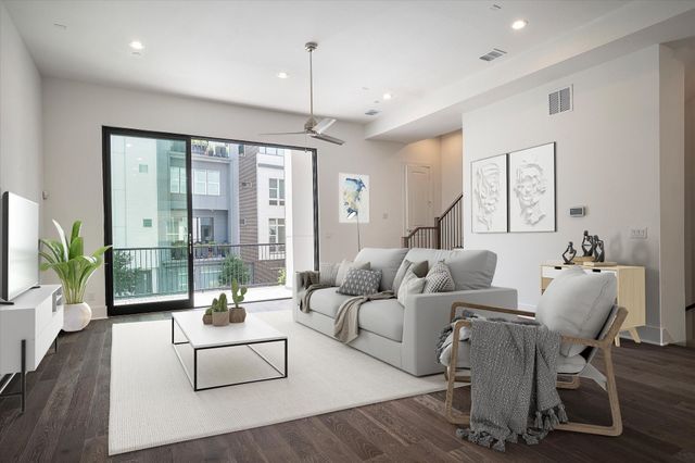 381 E Greenbriar 1402, Dallas, TX 75203