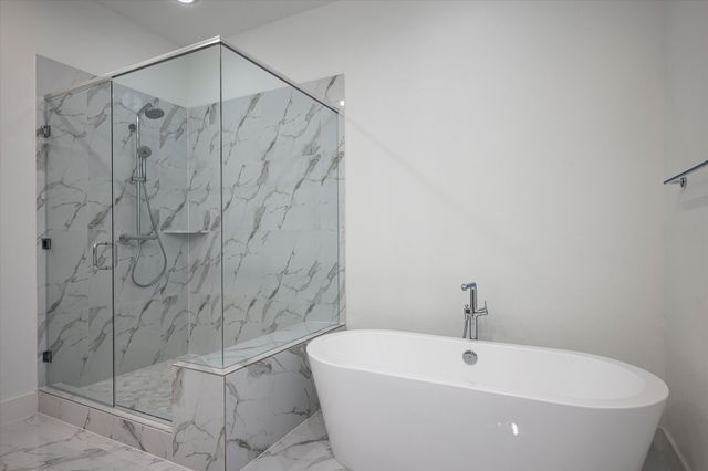 381 E Greenbriar 1402, Dallas, TX 75203