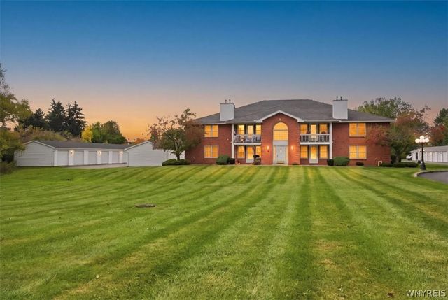 4 Appletree Court 8, Cheektowaga, NY 14227