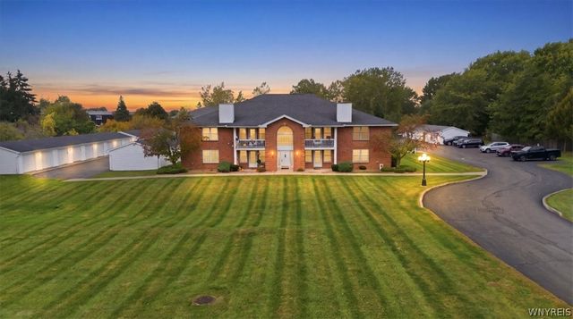 4 Appletree Court 8, Cheektowaga, NY 14227