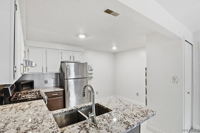 4 Appletree Court 8, Cheektowaga, NY 14227