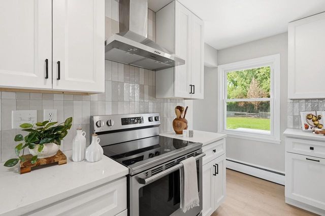 7526 W County Line ROAD, Mequon, WI 53092