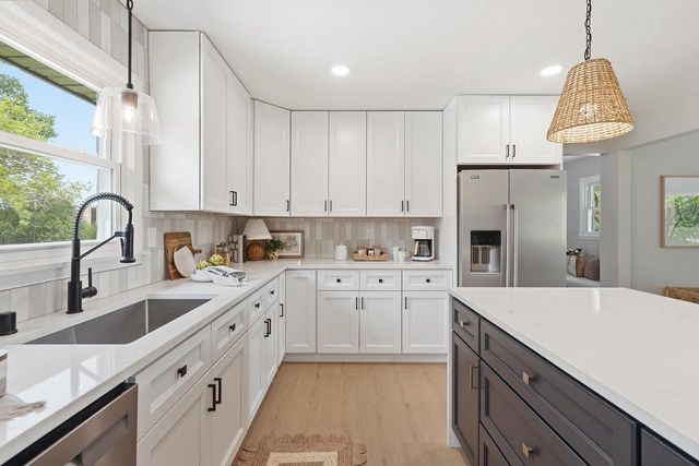 7526 W County Line ROAD, Mequon, WI 53092