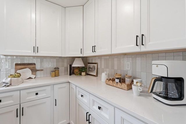 7526 W County Line ROAD, Mequon, WI 53092