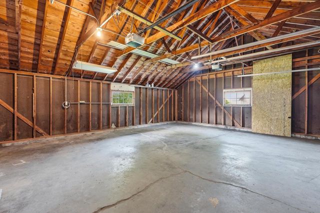 7526 W County Line ROAD, Mequon, WI 53092