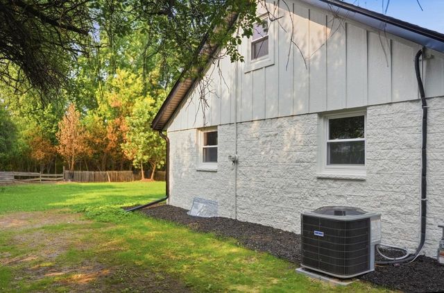 7526 W County Line ROAD, Mequon, WI 53092