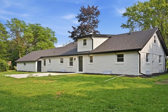 7526 W County Line ROAD, Mequon, WI 53092